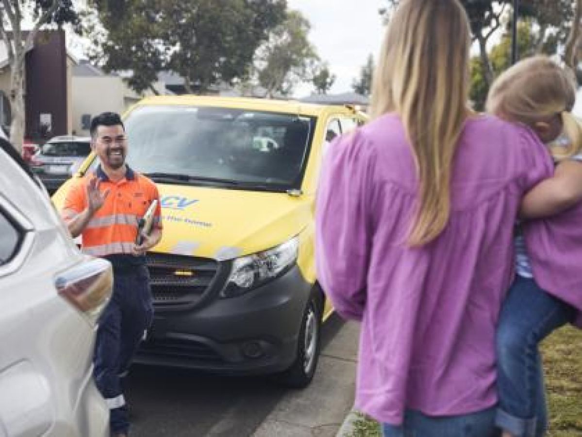 RACV patrol arrives to help family