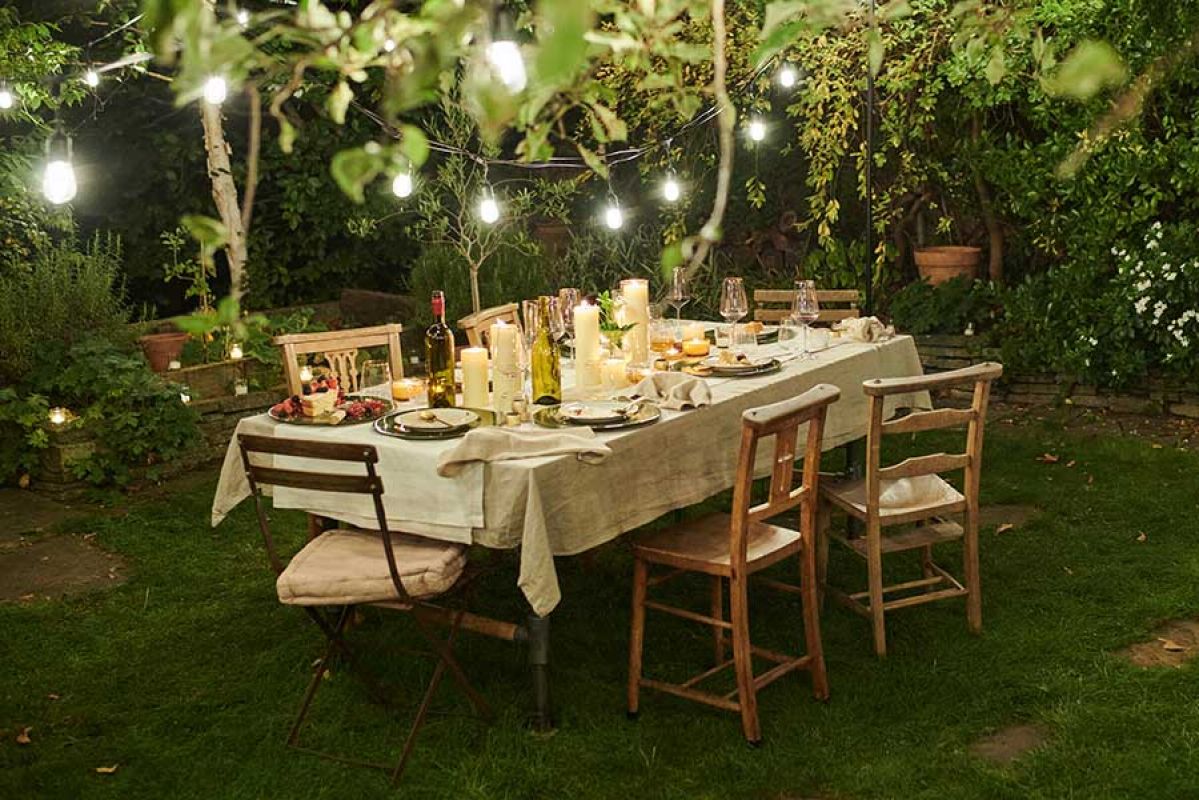 Outdoor setting with festoon lights