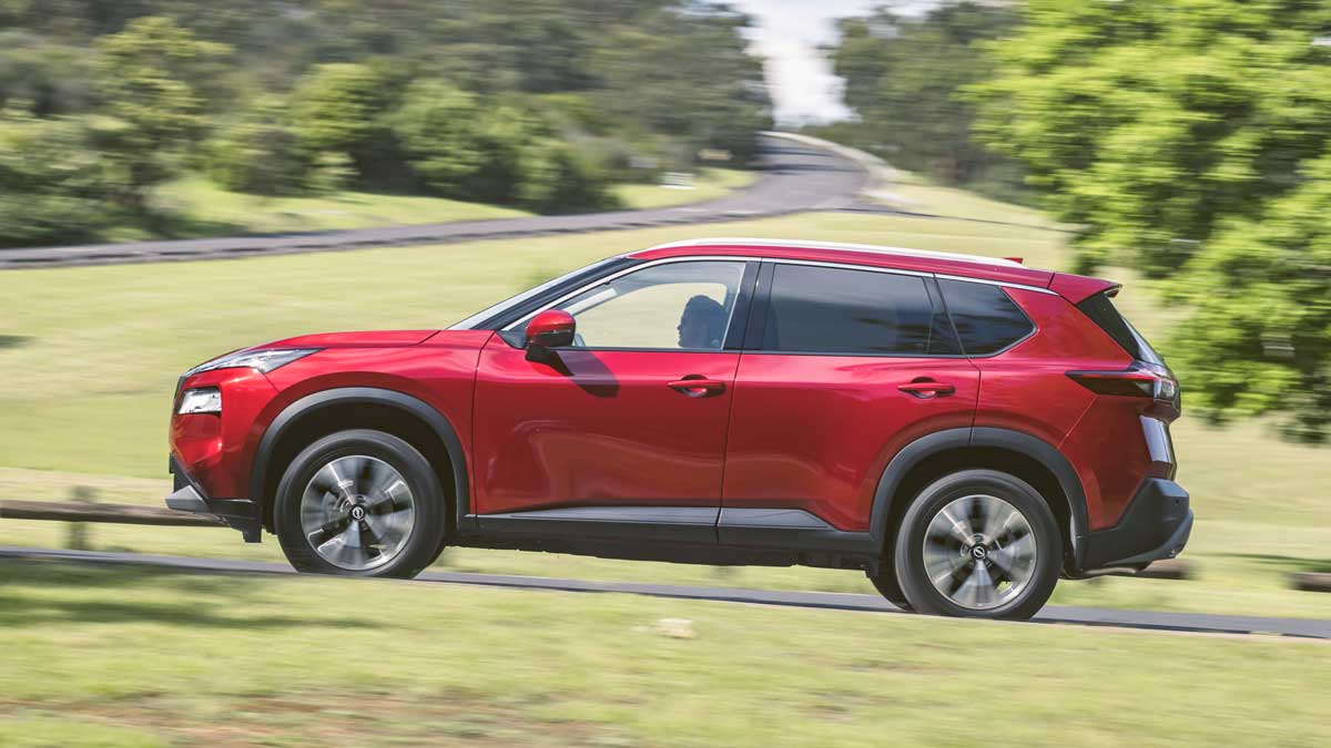 2023 Nissan X-Trail. side view