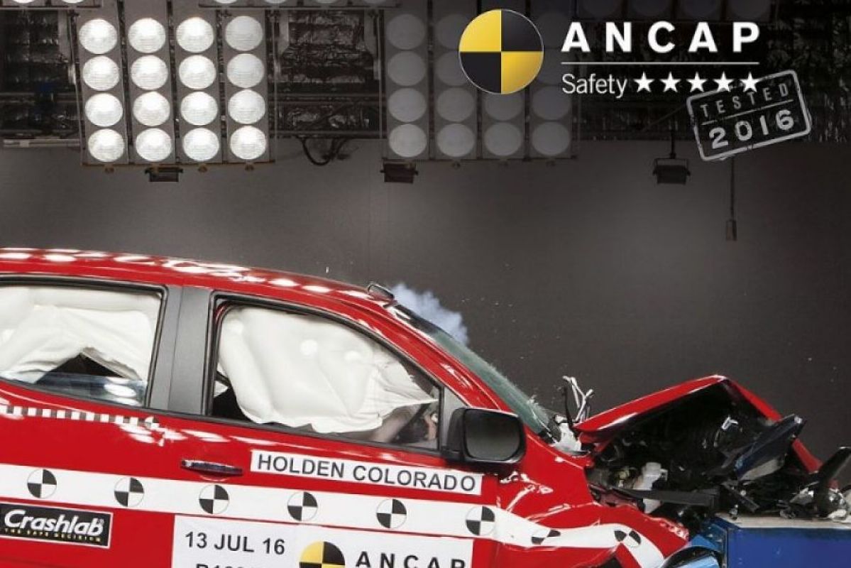 ancap crash test of red car