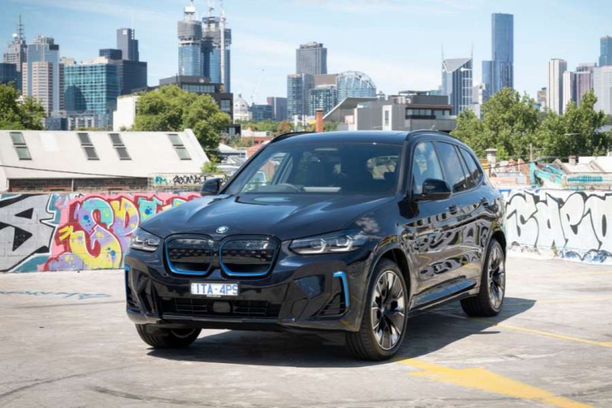 BMW iX3