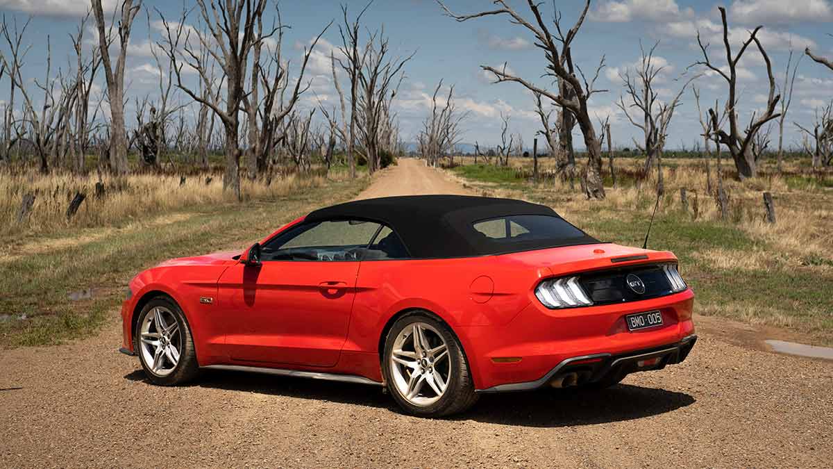 2022 Ford Mustang GT and Kia Stinger GT comparison