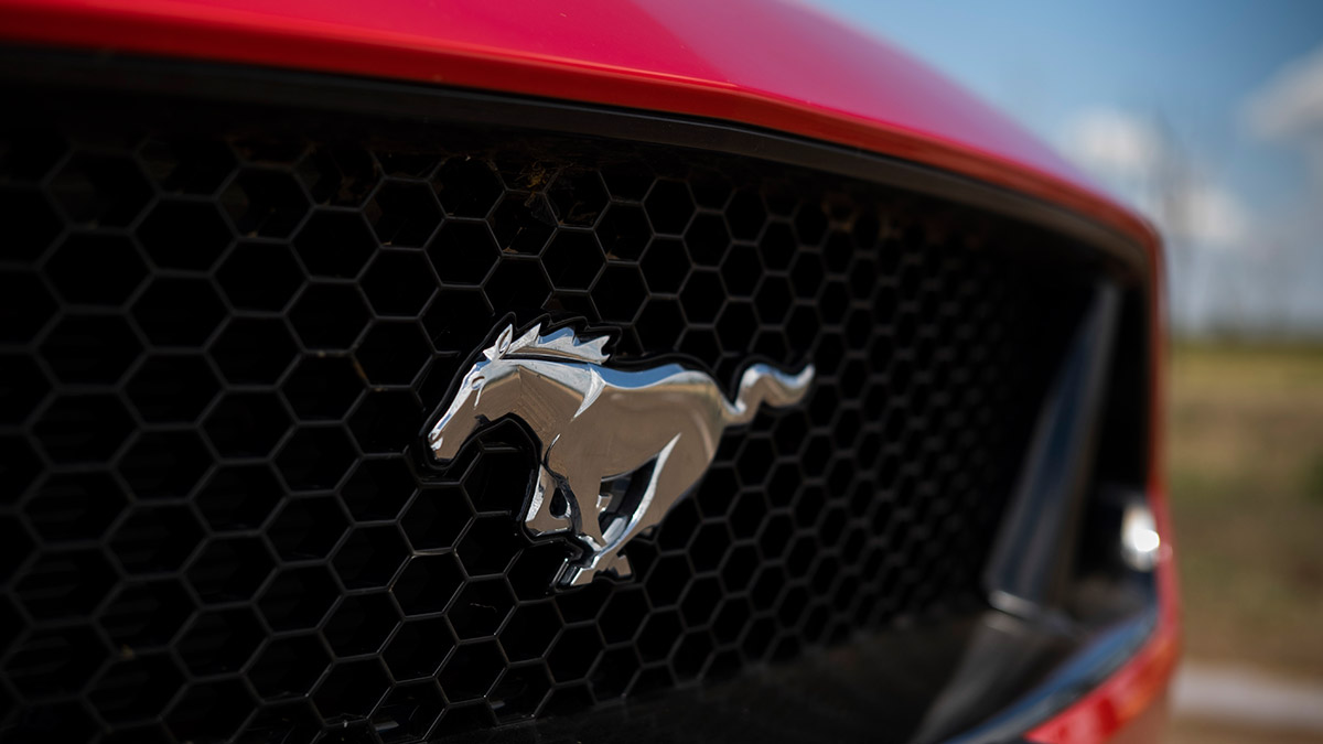 2022 Ford Mustang GT and Kia Stinger GT comparison