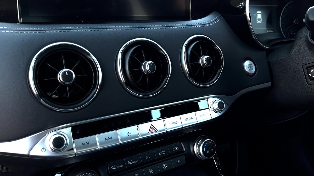 2022 Ford Mustang GT and Kia Stinger GT comparison