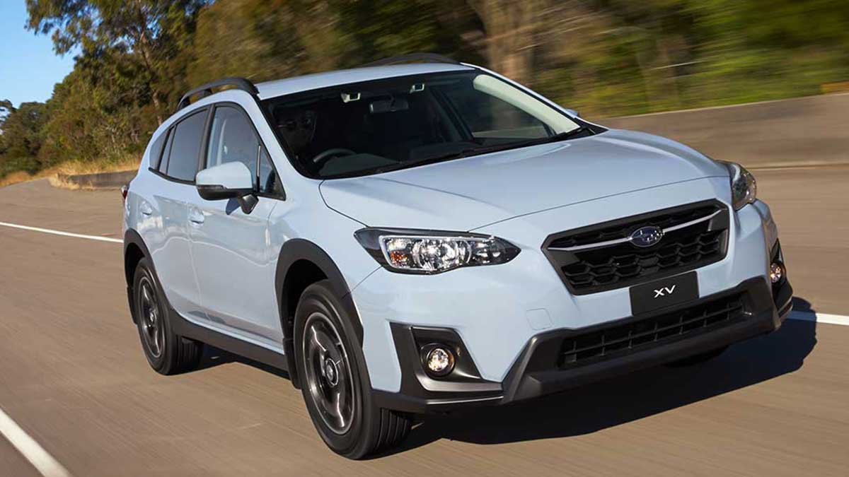 Front view of Subaru XV 2017 driving