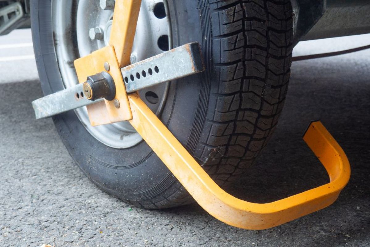 locked trailer tyre