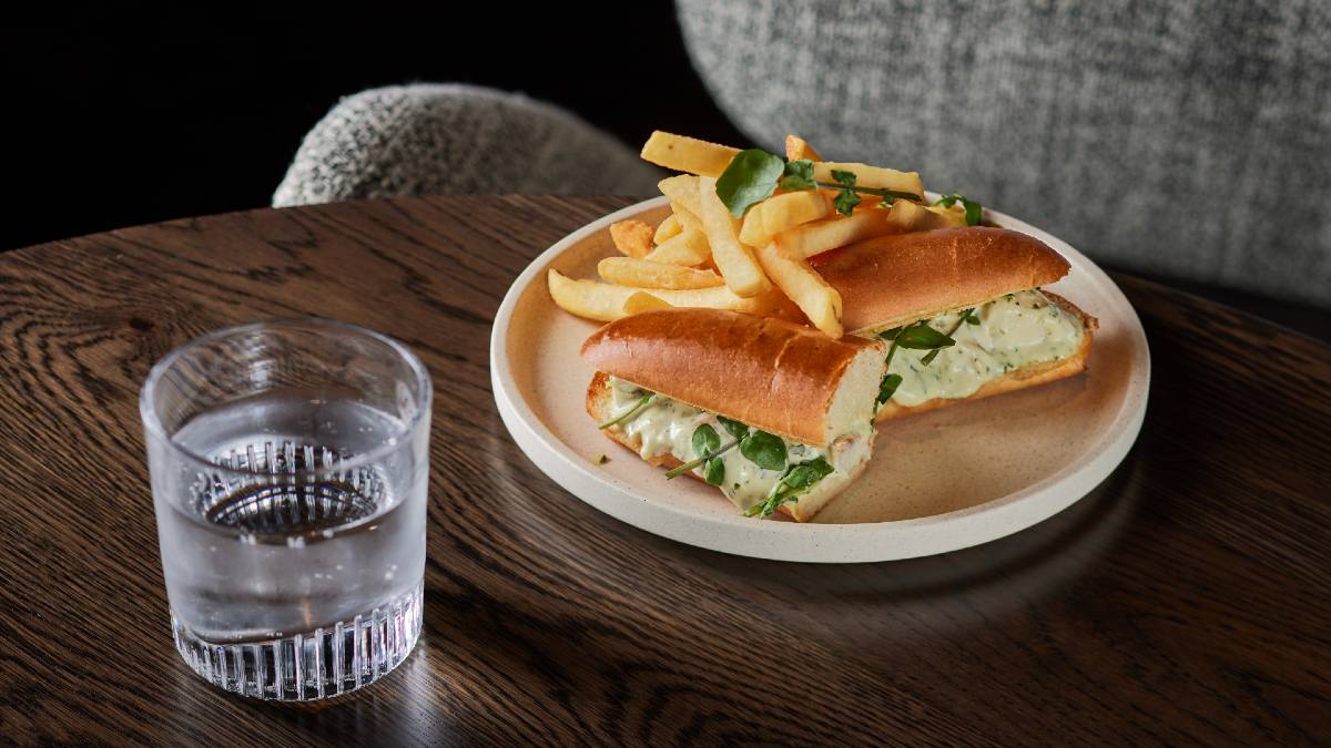 Wine-Bar-Lobster-roll-18-1200x675