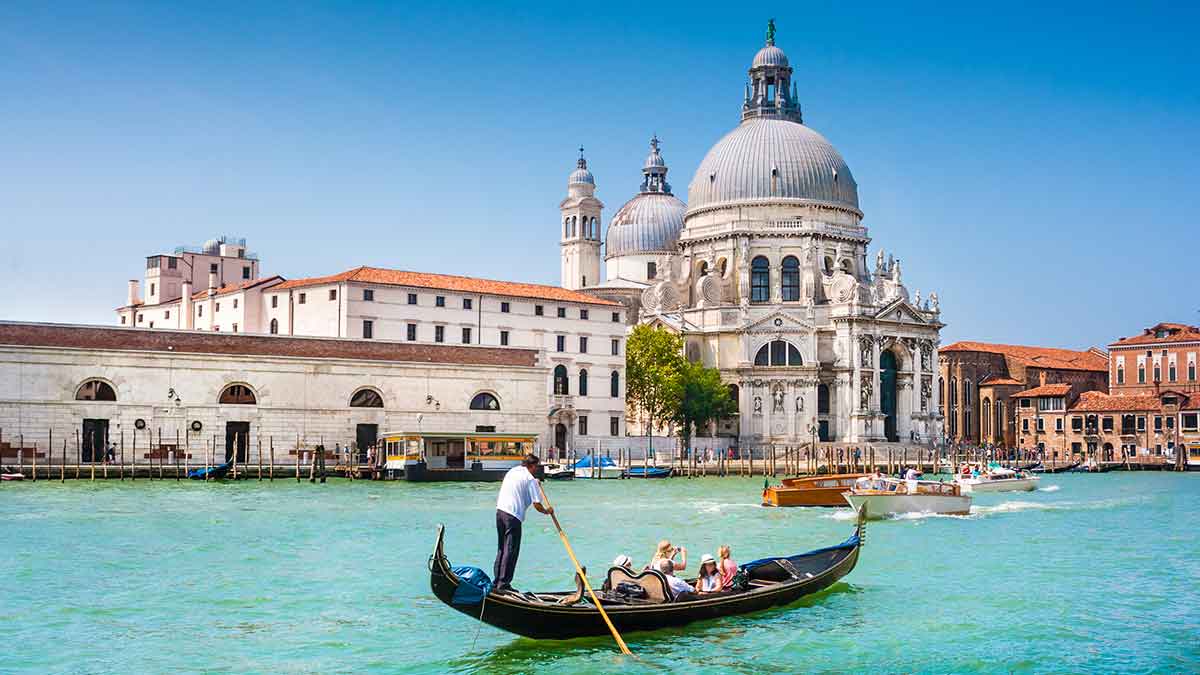 Take in the breathtaking landscapes of the romantic waters of Italy.  Image: Getty. 