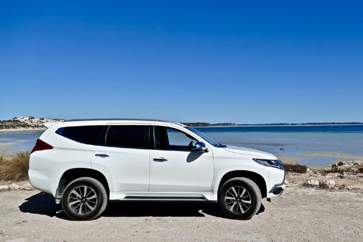 A Mitsubishi Pajero Sport beside Coffin Bay