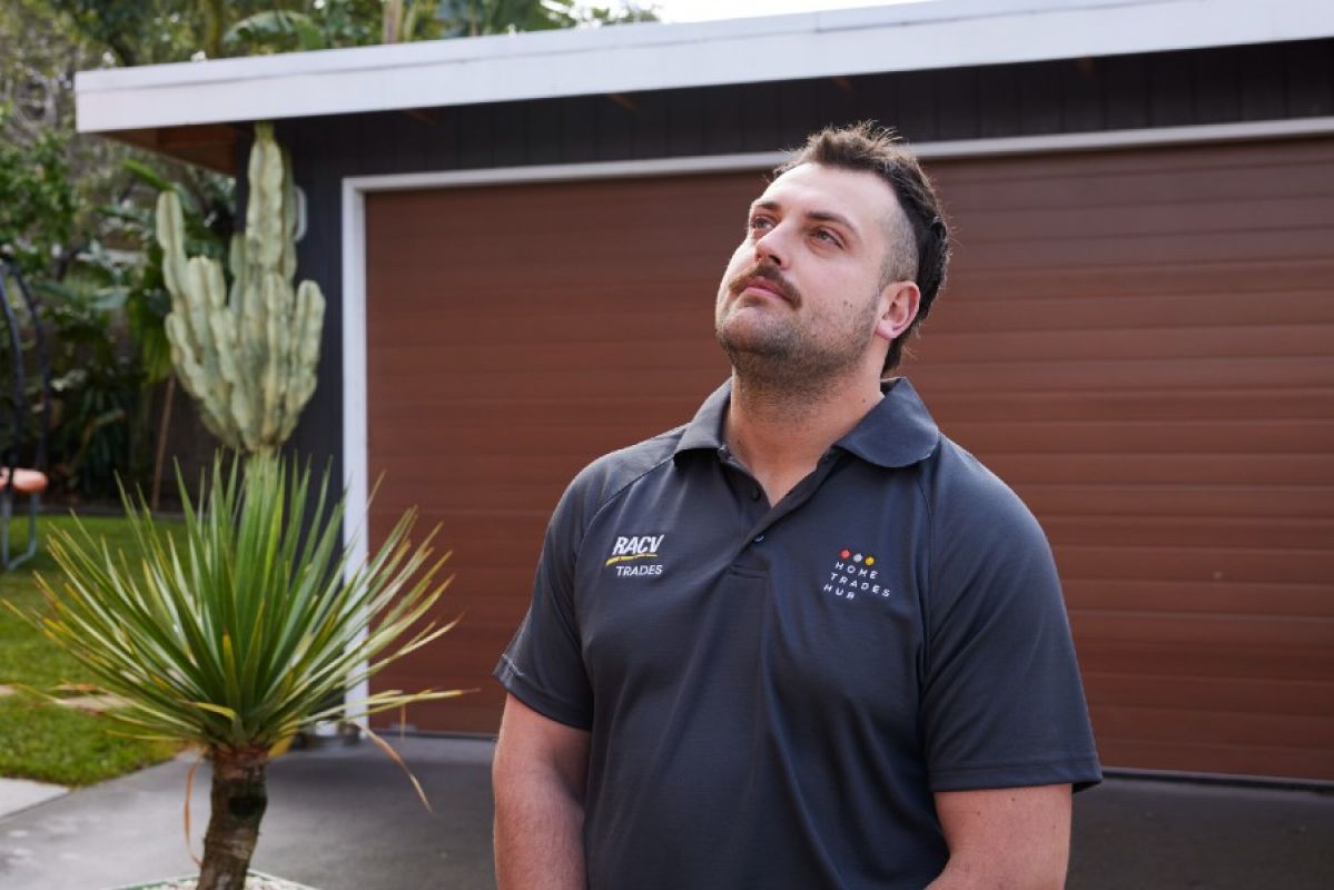 RACV tradie inspecting a home