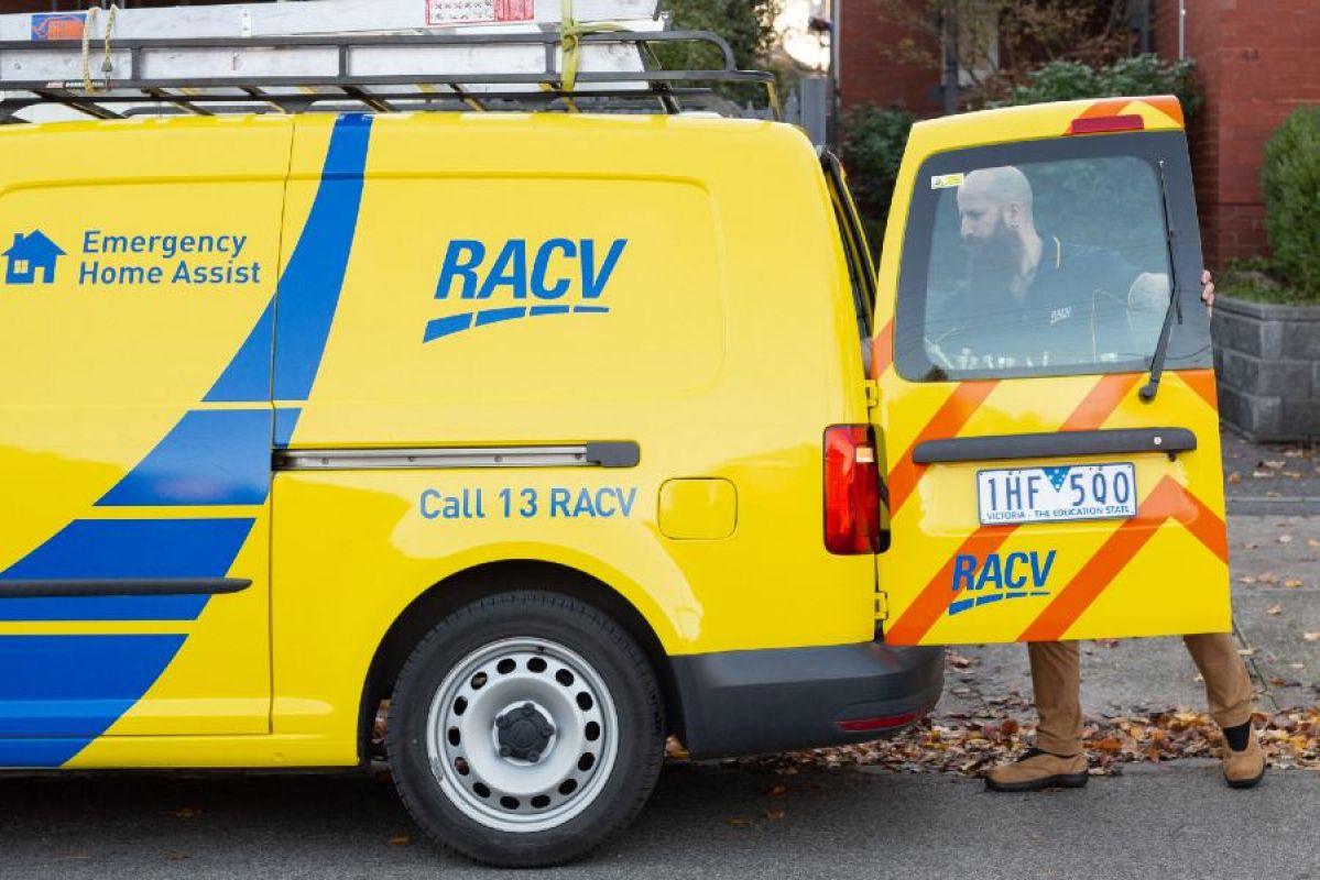RACV EHA van with tradie getting his tools from the boot