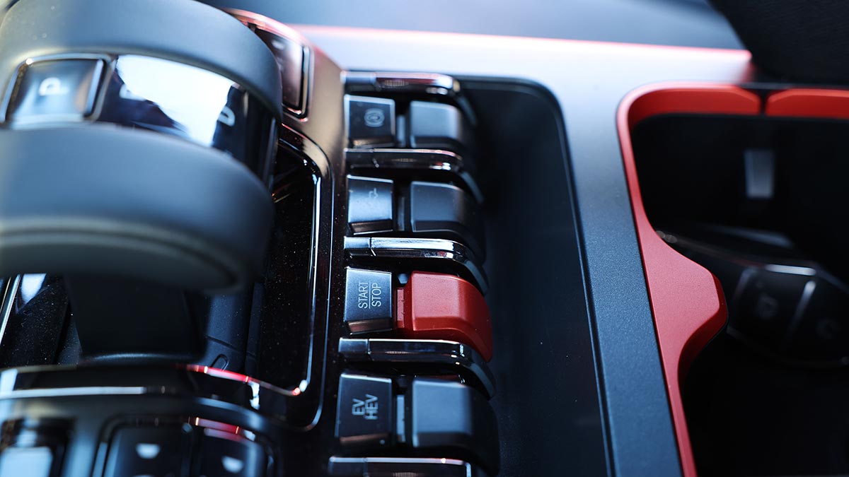 BYD Shark 6 ute centre console switches and transmission lever