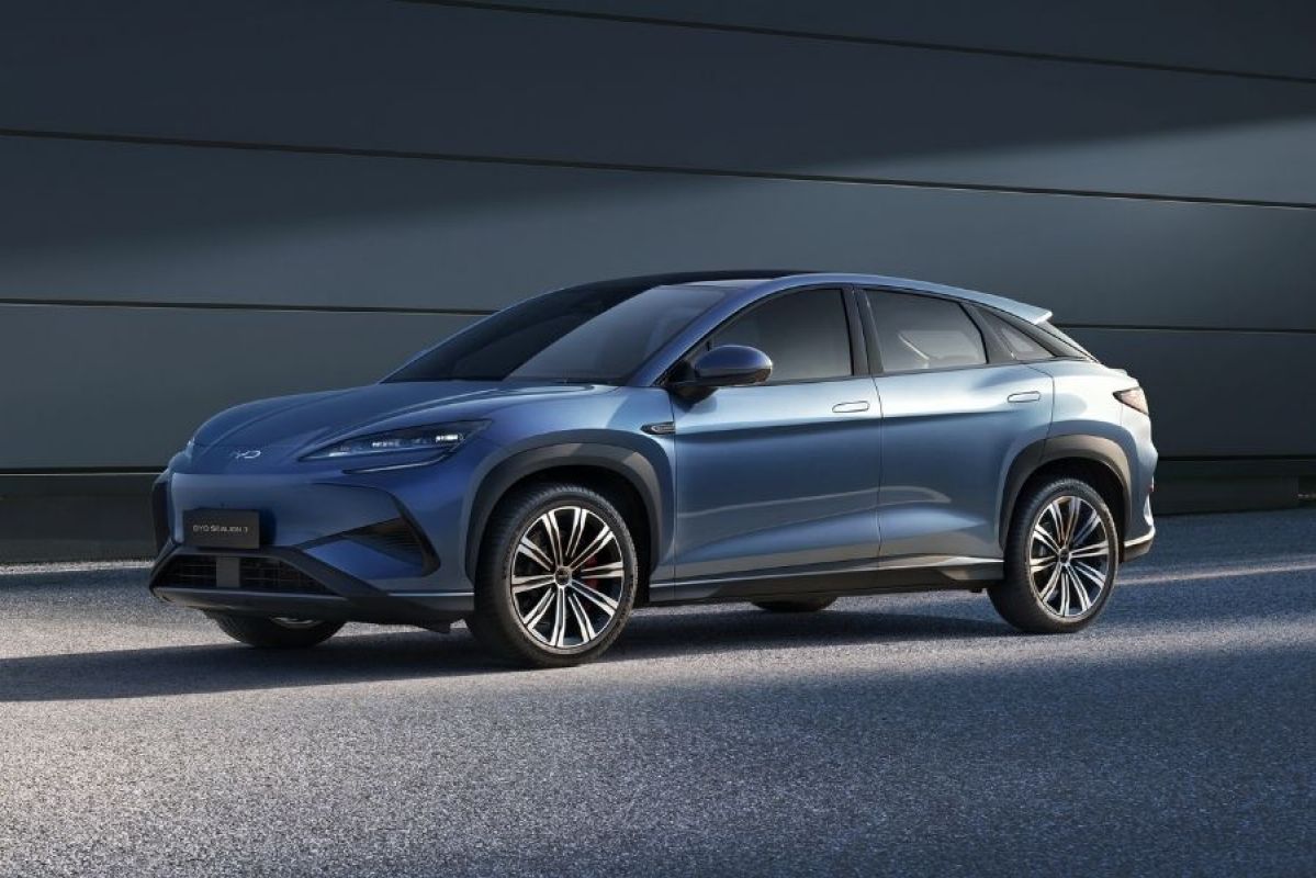 2025 BYD Sealion 7 battery electric SUV