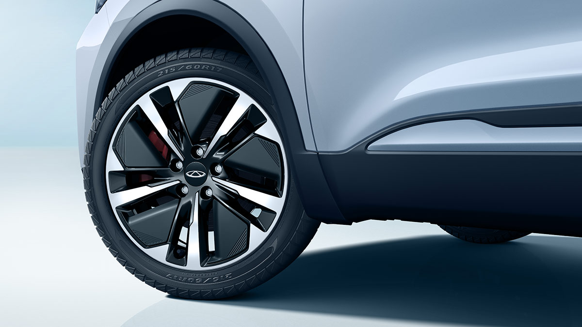 Chery Tiggo 4 Hybrid’s machine-finished 17-inch alloy wheel design and 215/60R17 tyre