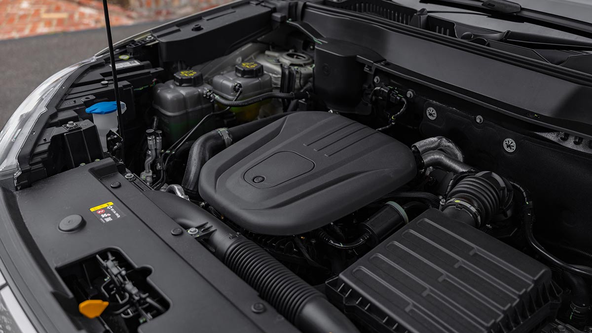 1.5-litre turbo-petrol engine and other components under bonnet of GWM Haval H6 PHEV.