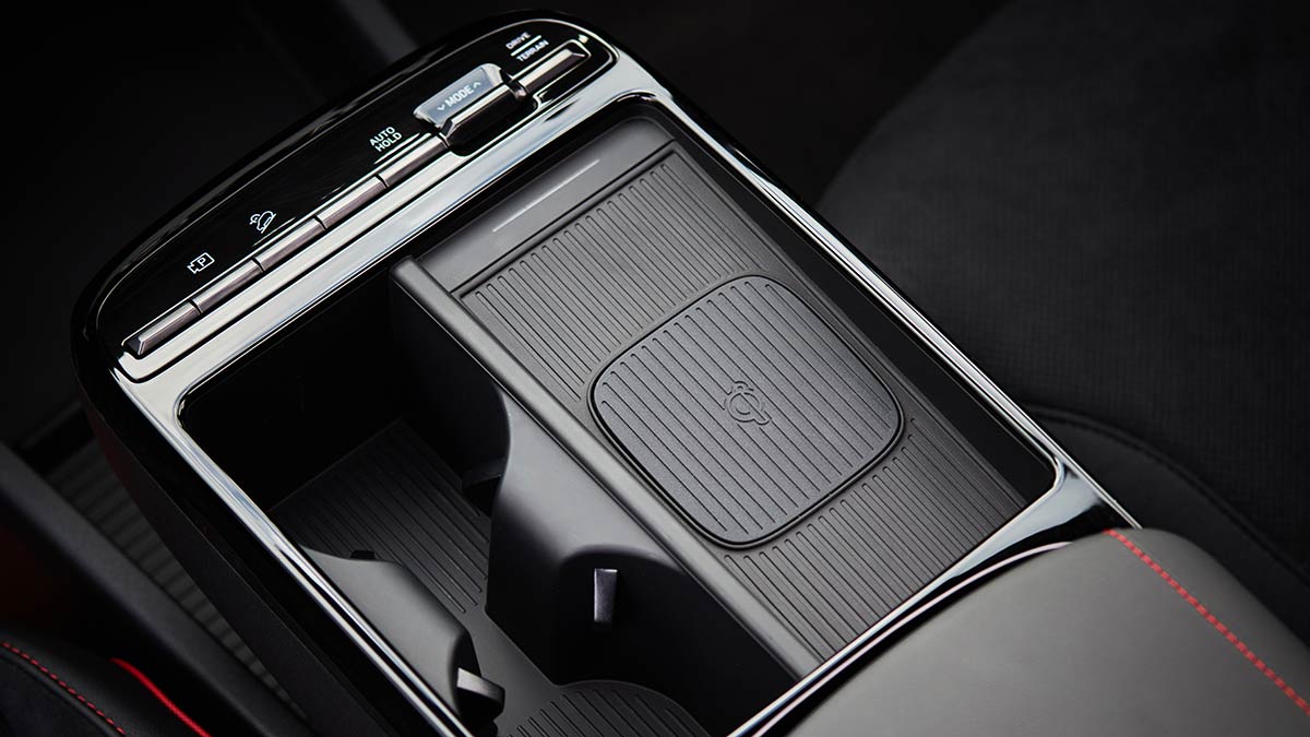 2025 Hyundai Tucson Premium N-Line phone charging