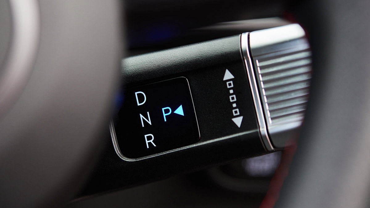 2025 Hyundai Tucson Premium N-Line gear shift