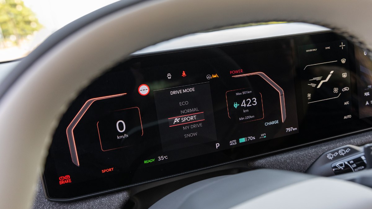 2025 Kia EV3 instrument panel