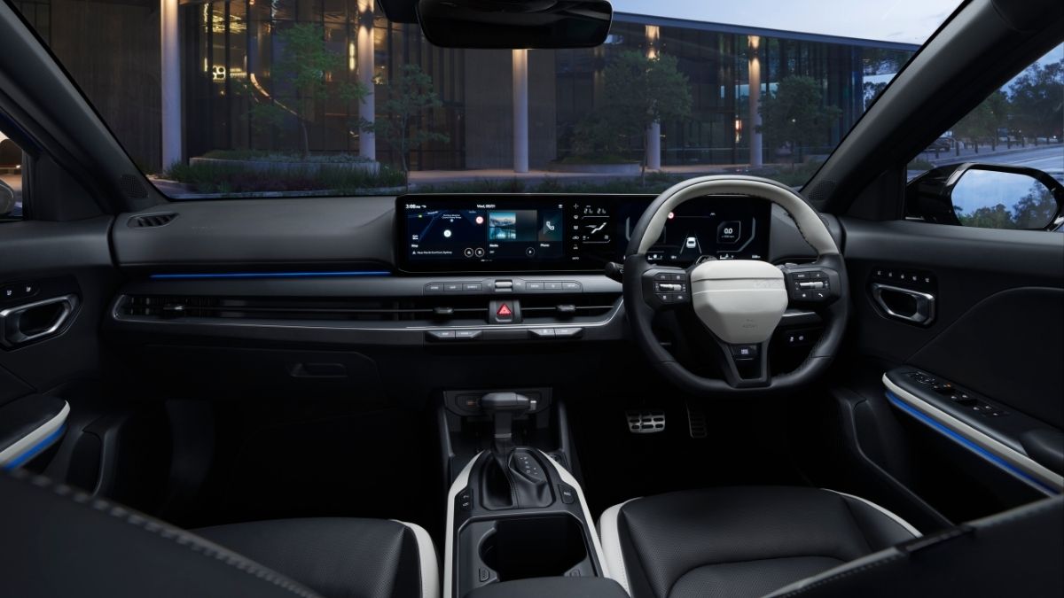 2025-Kia-K4-GT-Line--5-.jpg