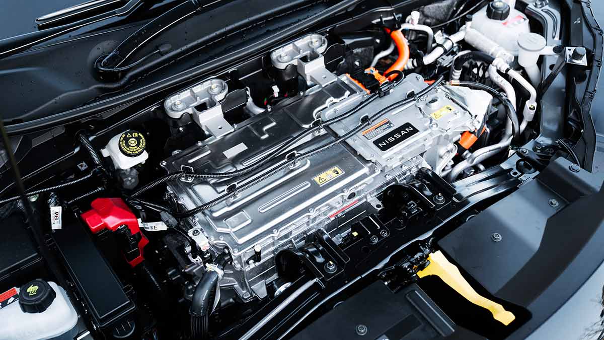 Electric powertrain under bonnet of Nissan Ariya Advance+ SUV, with no room for storage.
