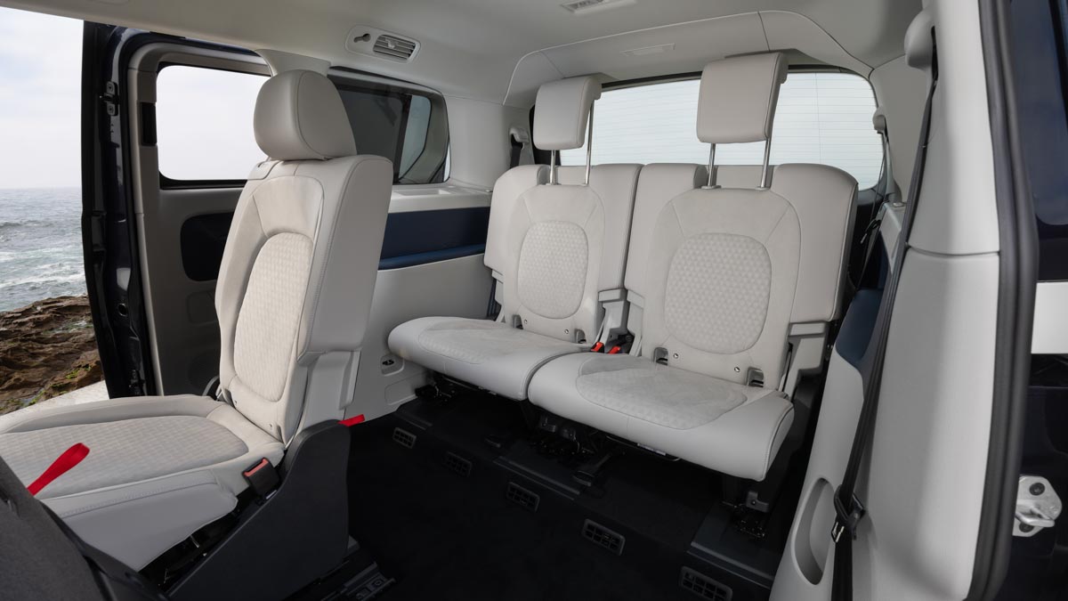 2024-Volkswagen-ID.-Buzz-Pro-LWB-018.jpg
