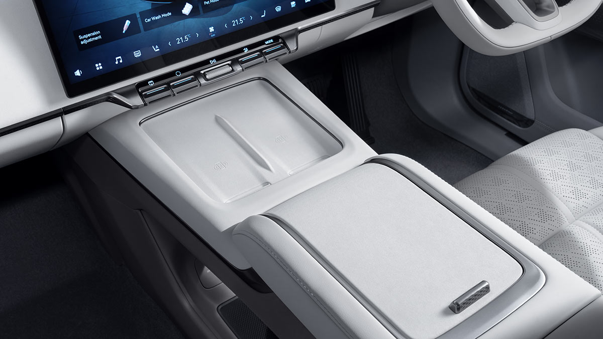 Dual wireless phone charging pad on centre console of Zeekr 7X electric SUV