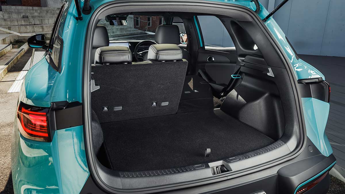The Atto 2 DM-i has 425 litres of boot space that can extend to a maximum of 1335 litres with the rear seats folded in a 60:40 split