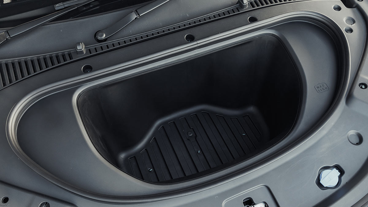 Storage space under the bonnet, or Frunk, in the BYD Atto 3 Evo