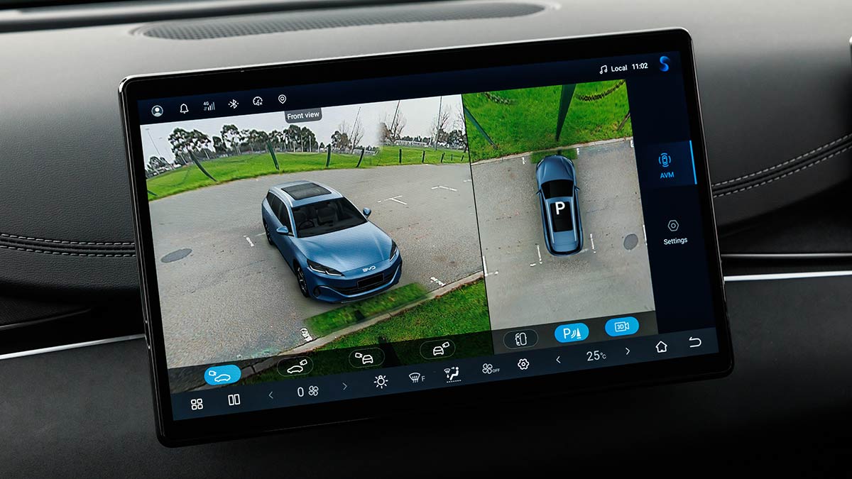 Central touchscreen on BYD Seal 6 Touring showing 360-degree camera views.
