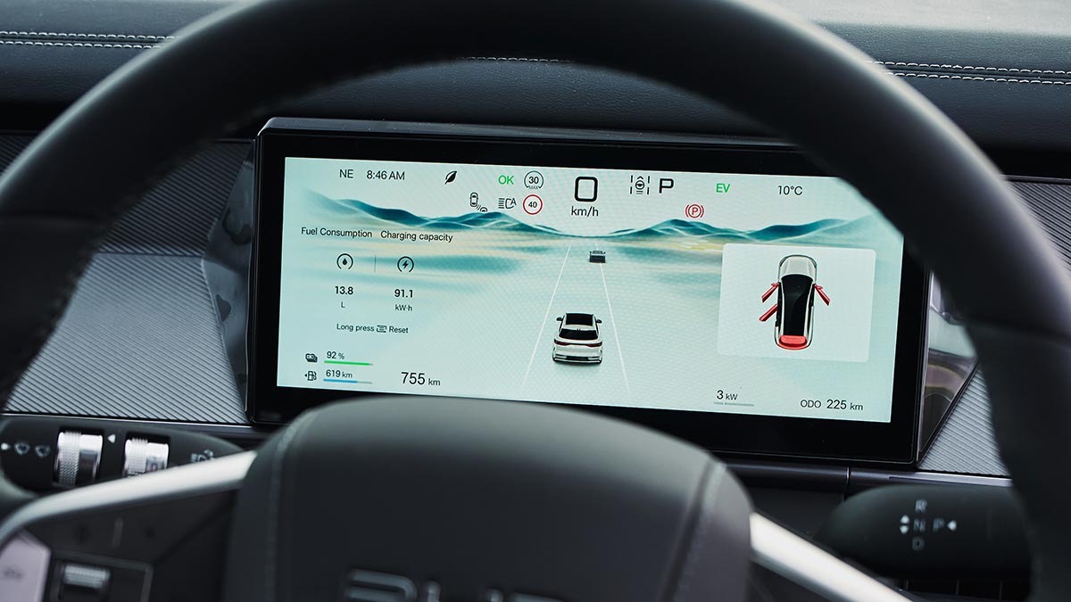 10.25-inch digital instrument display in front of driver in BYD Sealion 8 large SUV.