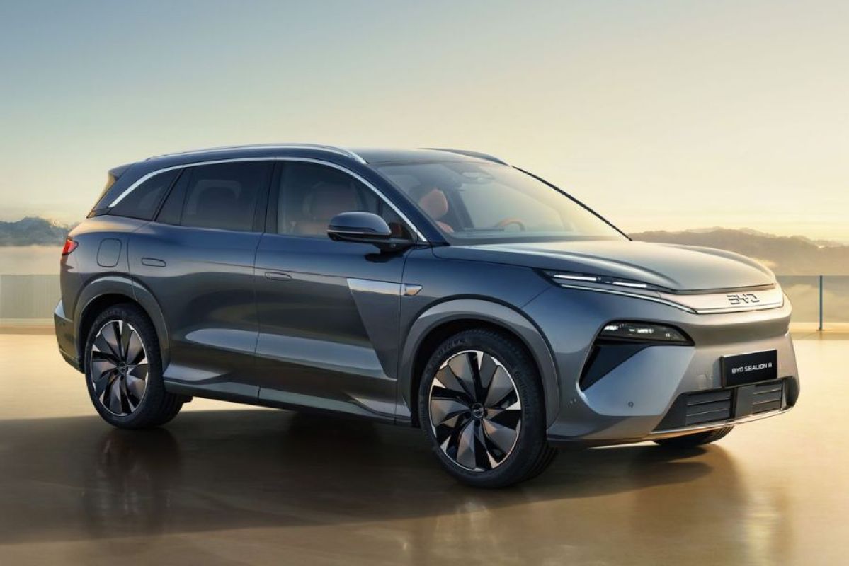 2026 BYD Sealion 8 Plug-In Hybrid SUV