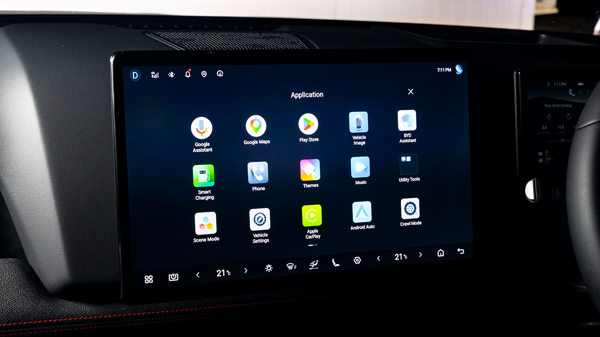 Central touchscreen with new Google apps on BYD Shark 6 Performance.