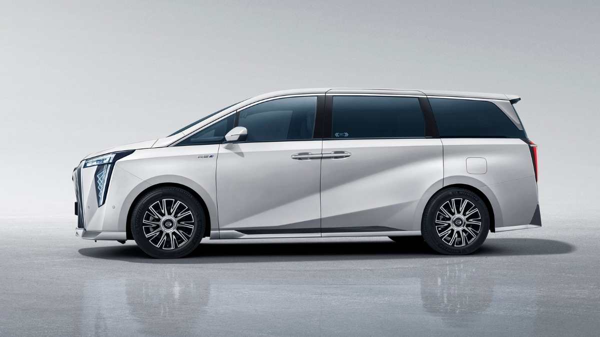 2026-GAC-M8-PHEV-people-mover-side-profile