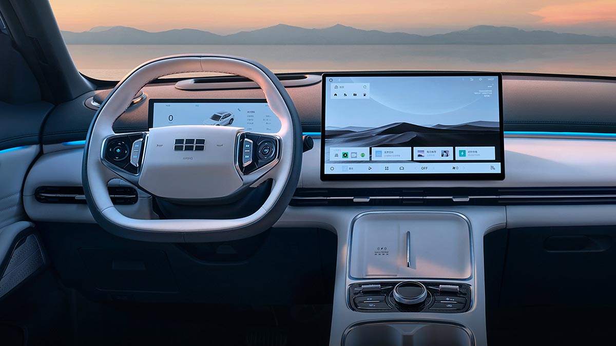Premium steering wheel and large dual screens for driver in Geely Starray PHEV medium SUV