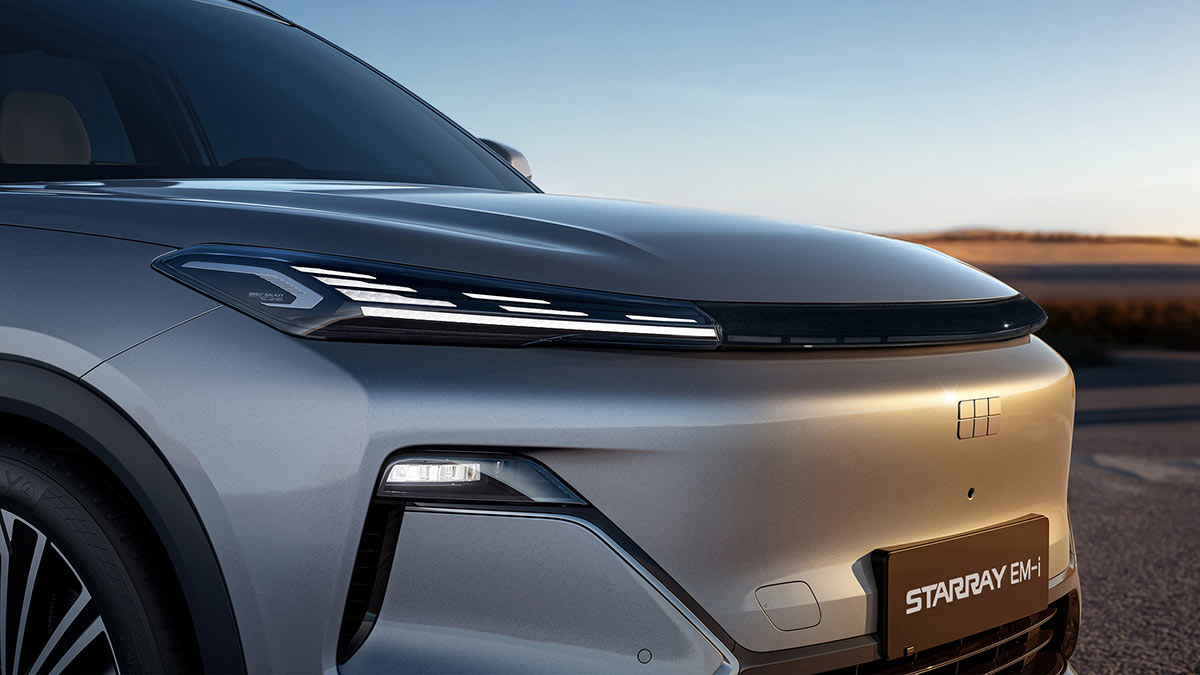 Close-up of ripple design for daytime running lights of Geely Starray EM-i SUV
