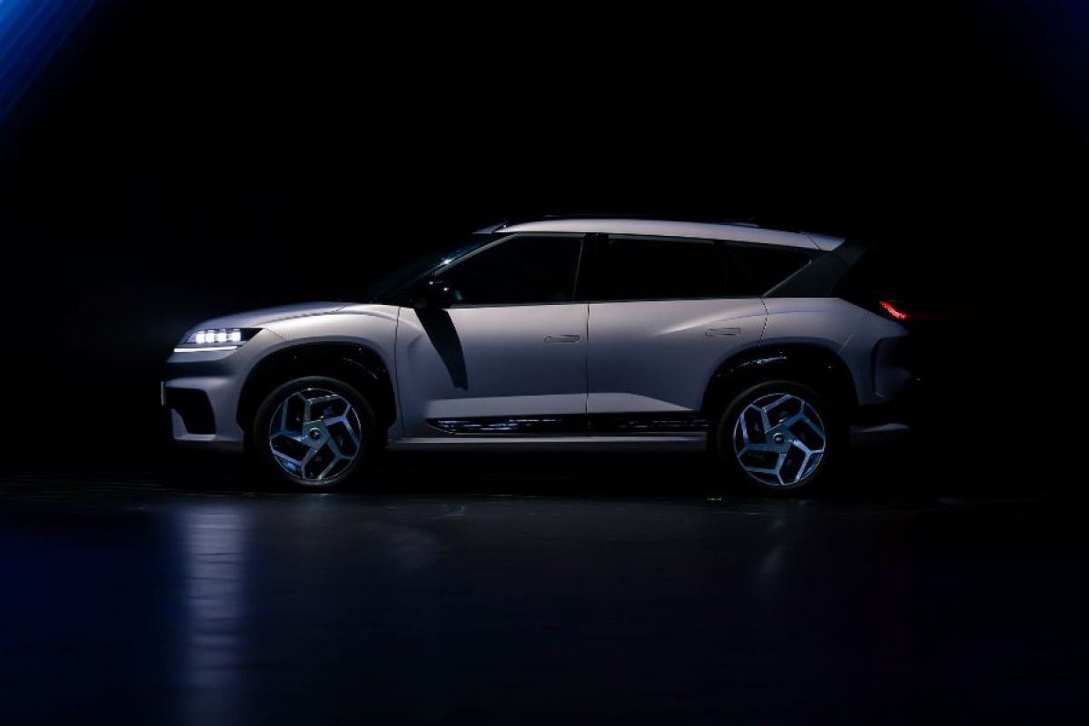 Hyundai Elexio on stage reveal