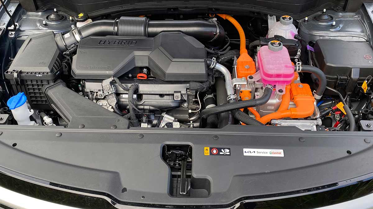2026 Kia Sportage Hybrid engine bay