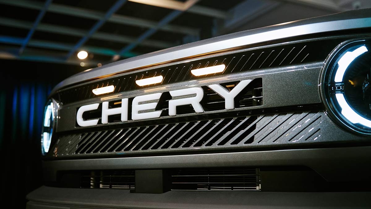 Grille of Chery KP31 dual cab ute prototype with angular slats and LED lights for Chery brand name.