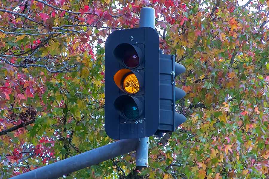 What Does Yellow Traffic Light Mean