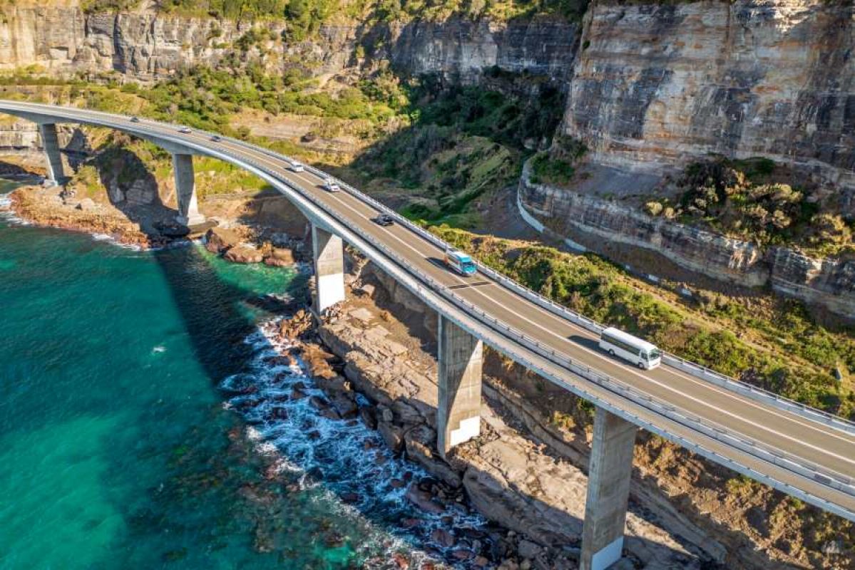 multiple cars driving on NSW's Sea Cliff Bridge