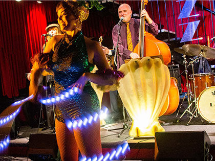 Swing jazz band and singer