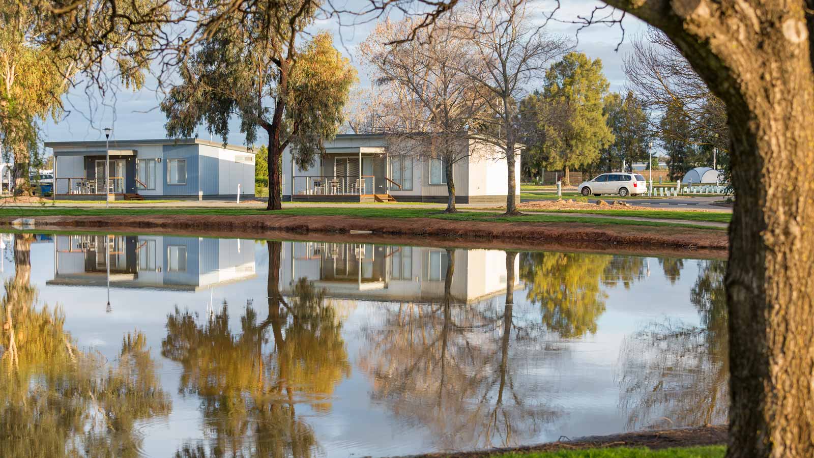 Lakeview cabins along the lake at RACV Cobram Resort.