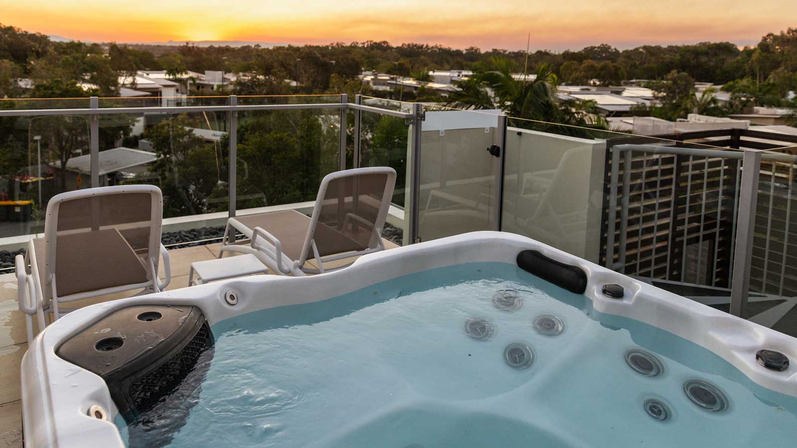 villa-rooftop-spa-1600x900