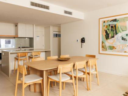 3-bedrrom-apartment-dining-420x315