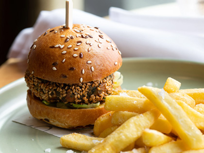 Slider served with fries