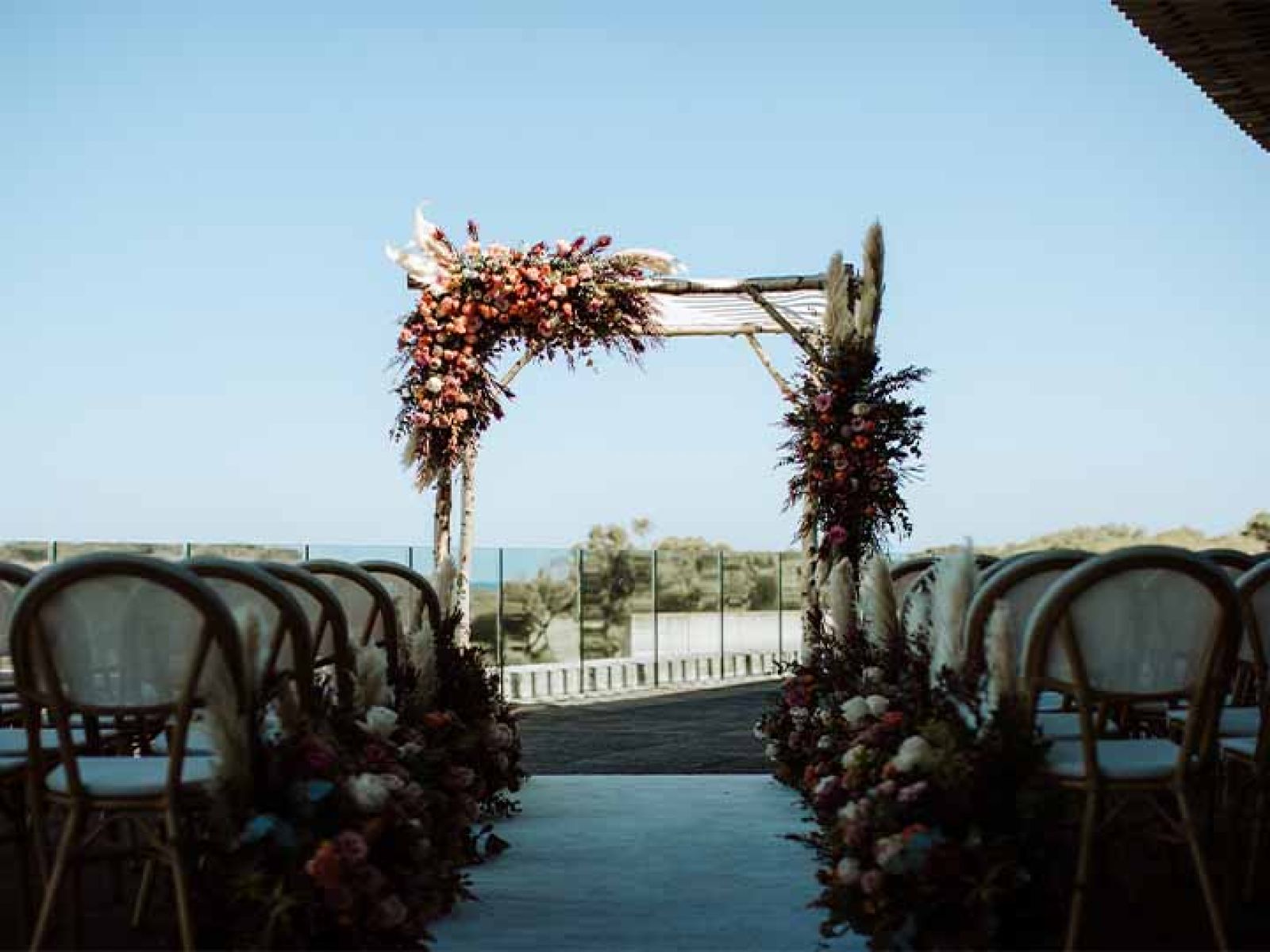 torquay-weddings-outdoor-ceremony-720x540