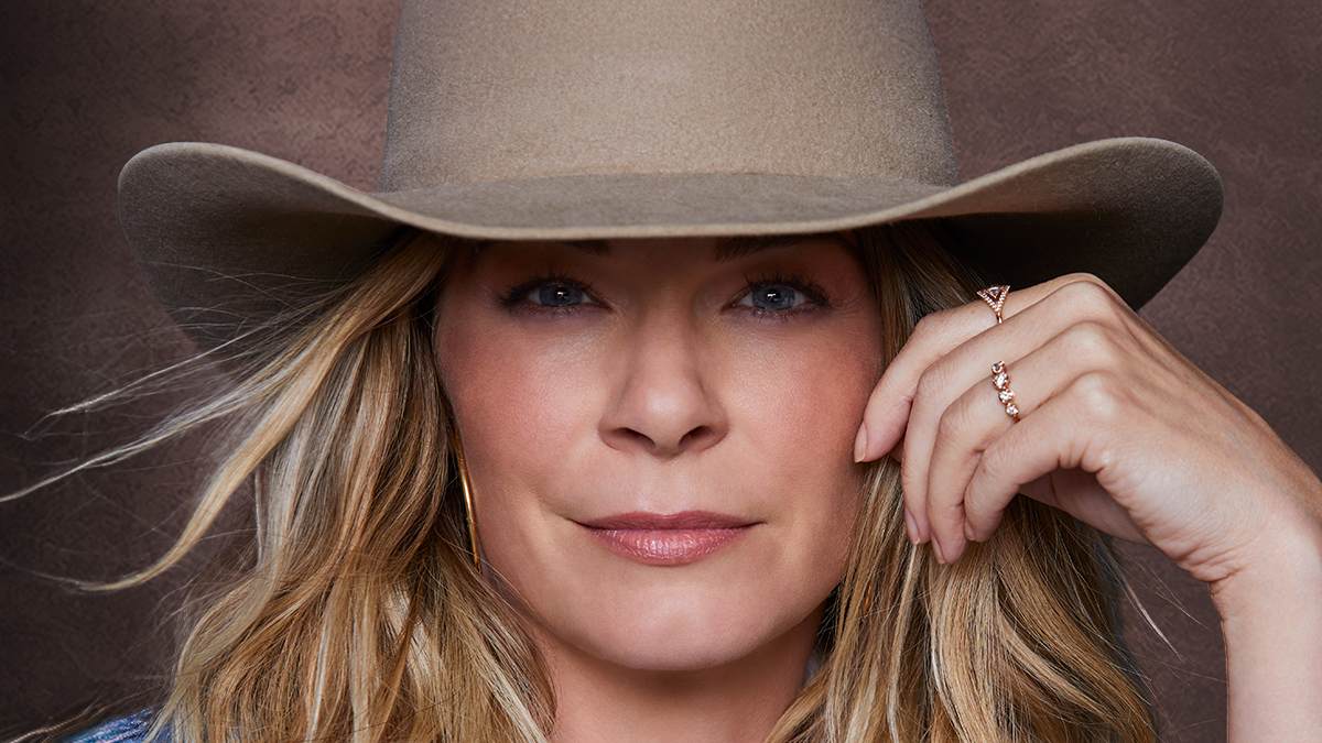 headshot of musician LeAnn Rimes
