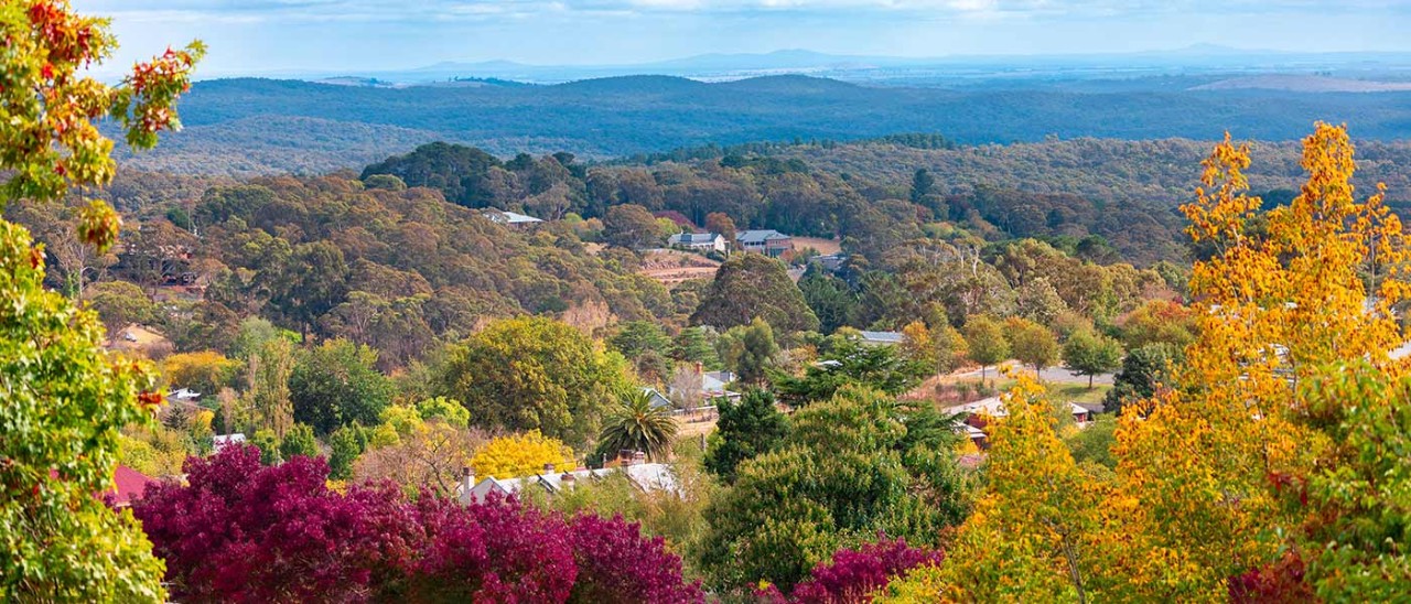 Mount-Macedon-Getty-2153091726-1400x600.jpg Panoramic view of Mount Macedon in Victoria
