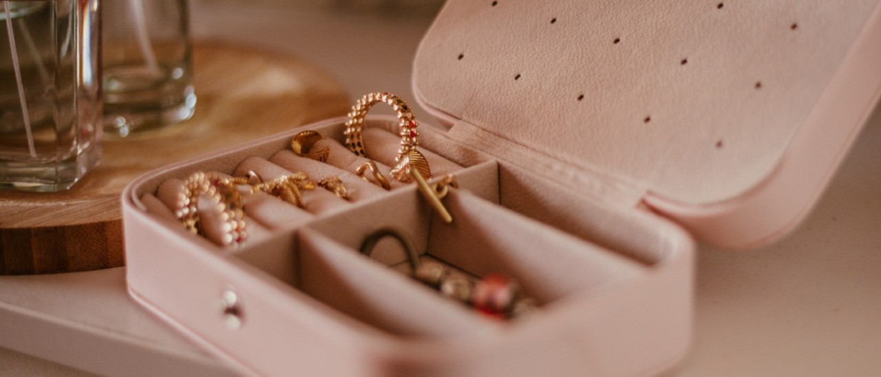 pink jewellery box open