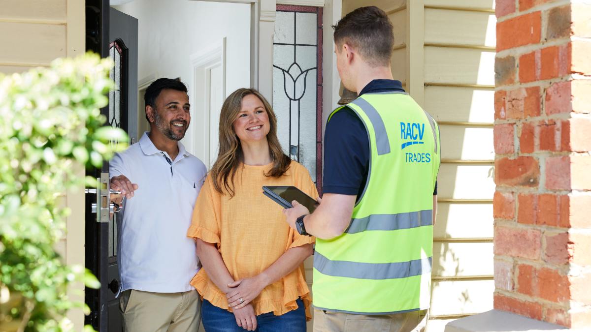 RACV tradie talking to homeowners